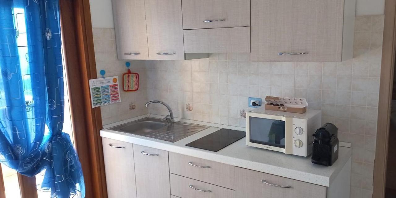 Fronte Mare Attico Indipendente Ed Esclusivo Con Terrazza Panoramica Apartment Isola Rossa Exterior foto