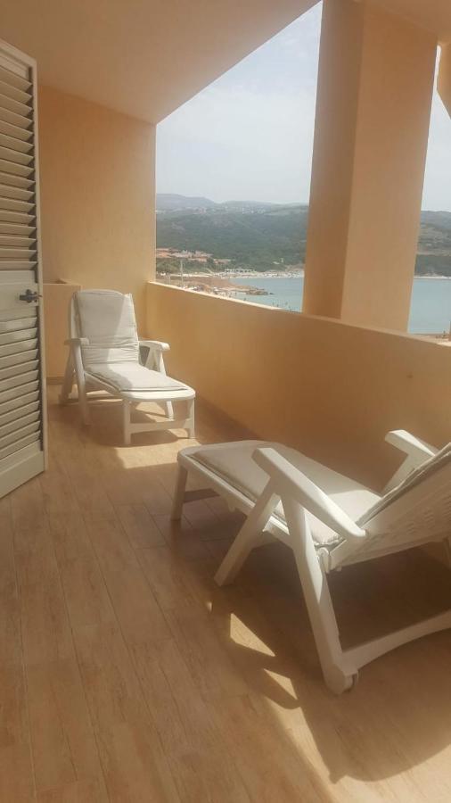 Fronte Mare Attico Indipendente Ed Esclusivo Con Terrazza Panoramica Apartment Isola Rossa Exterior foto